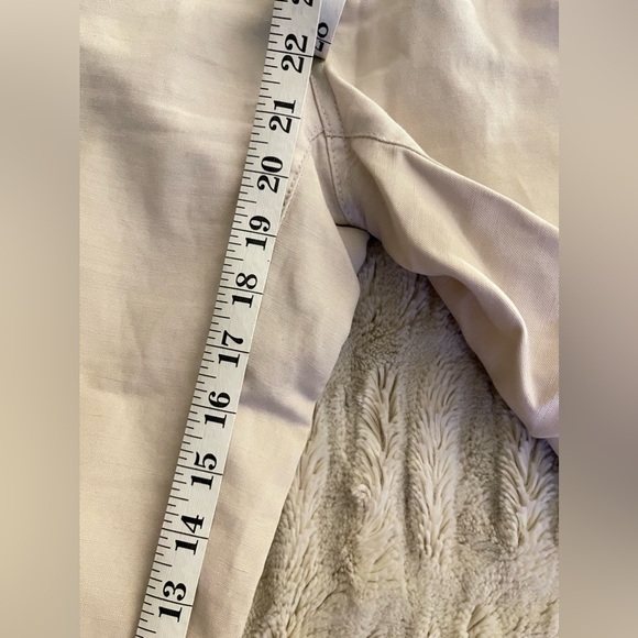 Joe’s Jeans Pleated Mid-Rise Ivory Cotton Linen Crop Capri Pants. - Picture 11 of 13